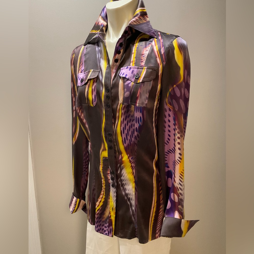 Colorful Button-Up Shirt with Abstract Pattern - Picture 2 of 9